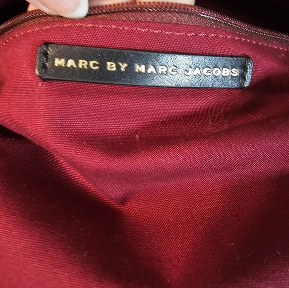 Marc Jacobs Hands Off Alex Black Leather Crossbody EUC - Picture 3 of 16